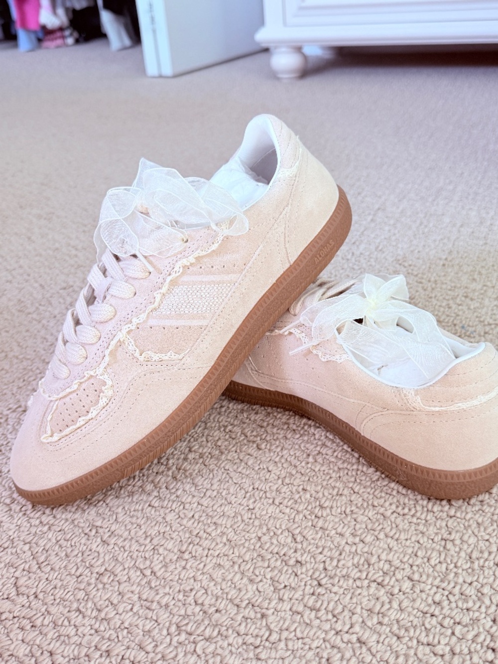 ALOHAS TB.490 Crochet Sneakers Cream EU 39 US 8.5 BRAND NEW - NWOT